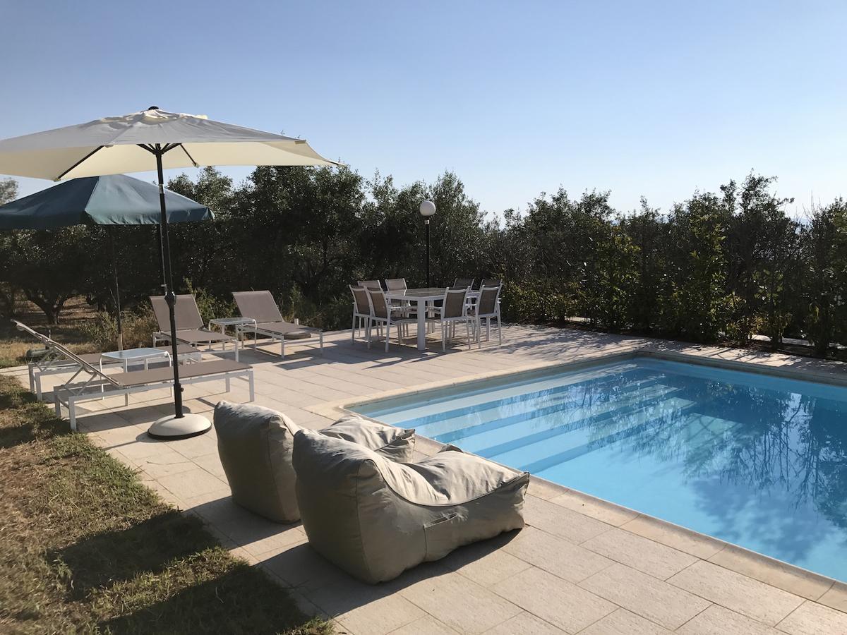 Irimar Retreat Managed By Hilltop Residences Mikrá Mandínia Esterno foto